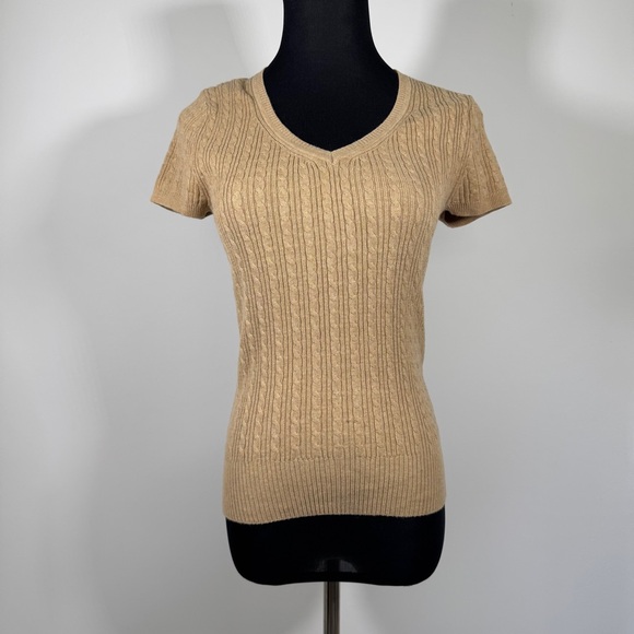 GAP Sweaters - GAP Stretch Beige Short Sleeve Cable Knit Sweater Women’s Medium